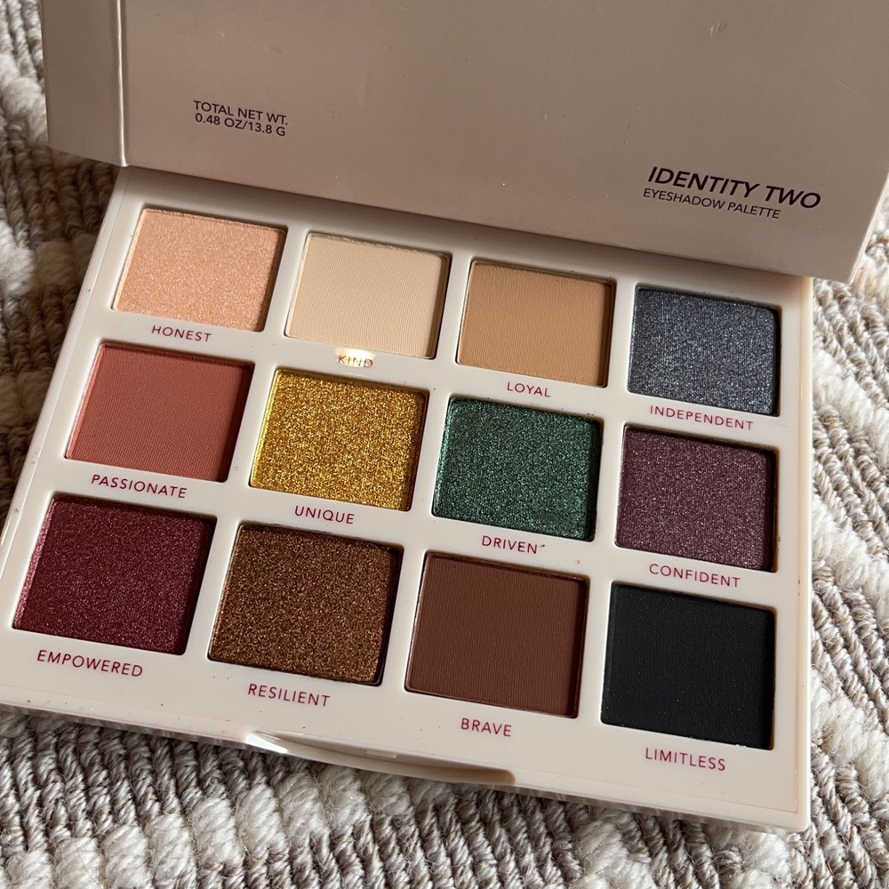 Persona identity two palette